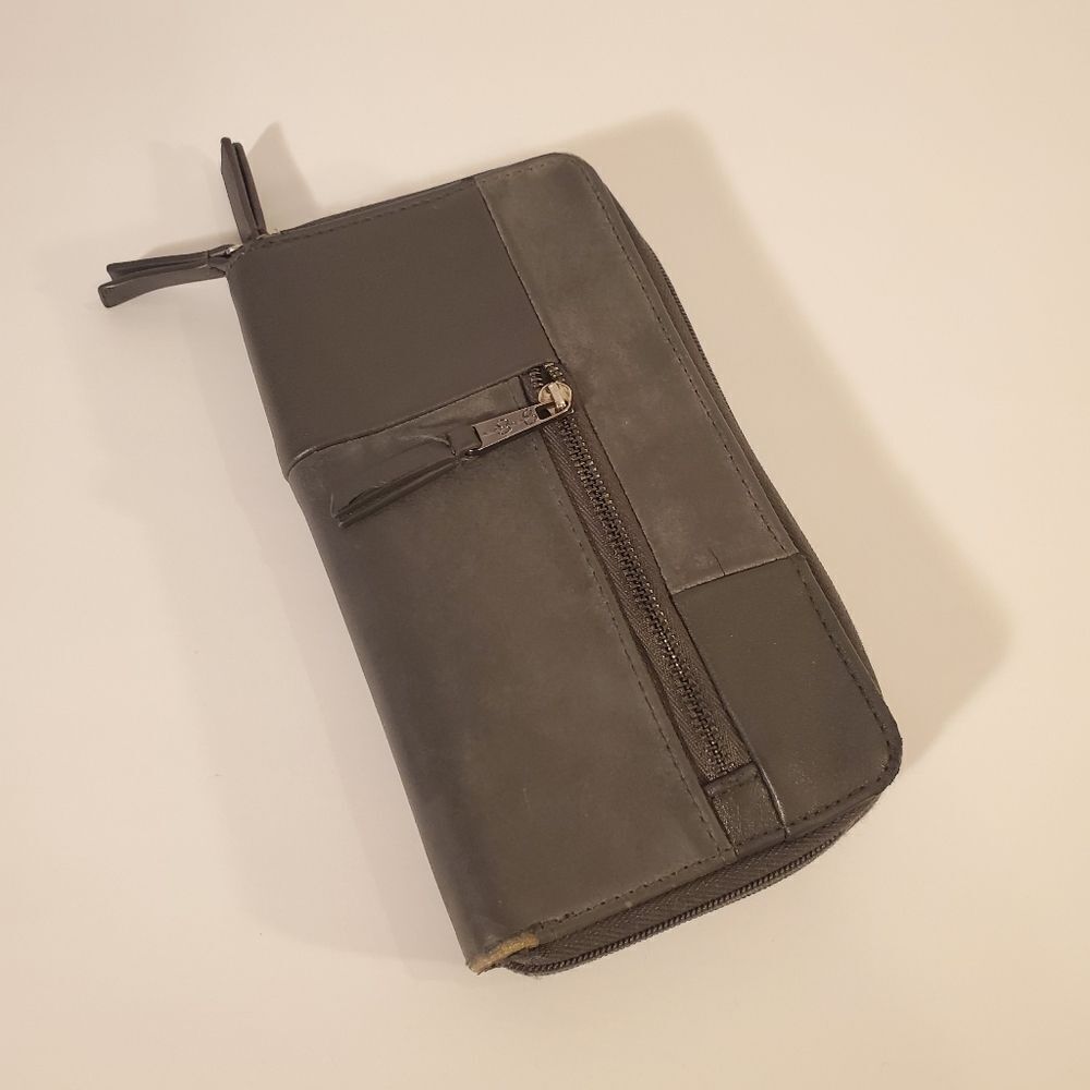 Jessica Simpson wallet - Picture 2 of 14